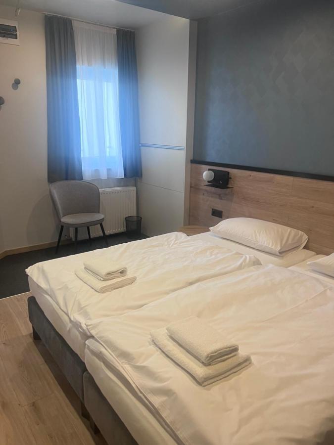 Jam Panzio Hotel Kapuvar Luaran gambar