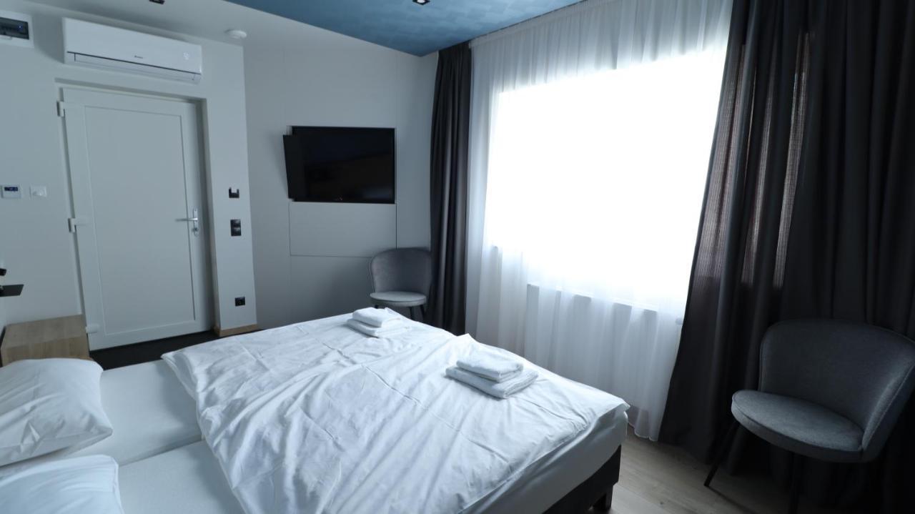 Jam Panzio Hotel Kapuvar Luaran gambar