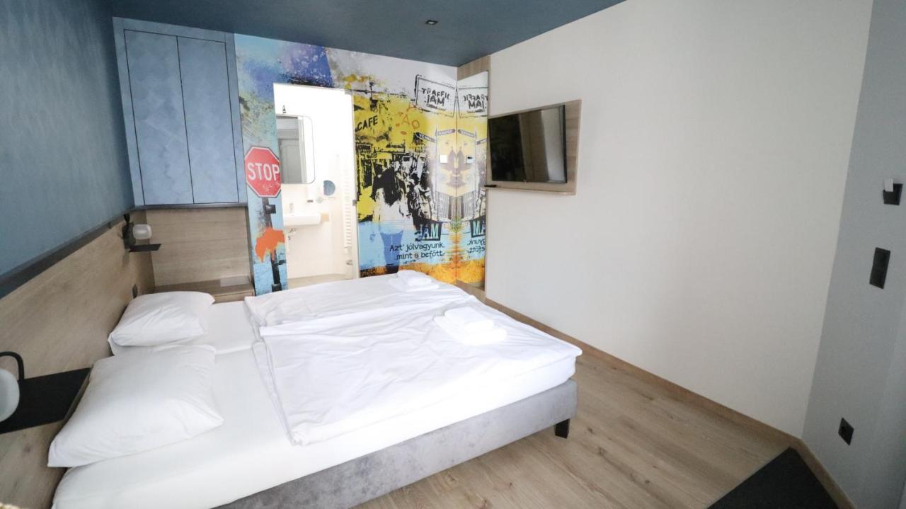 Jam Panzio Hotel Kapuvar Luaran gambar