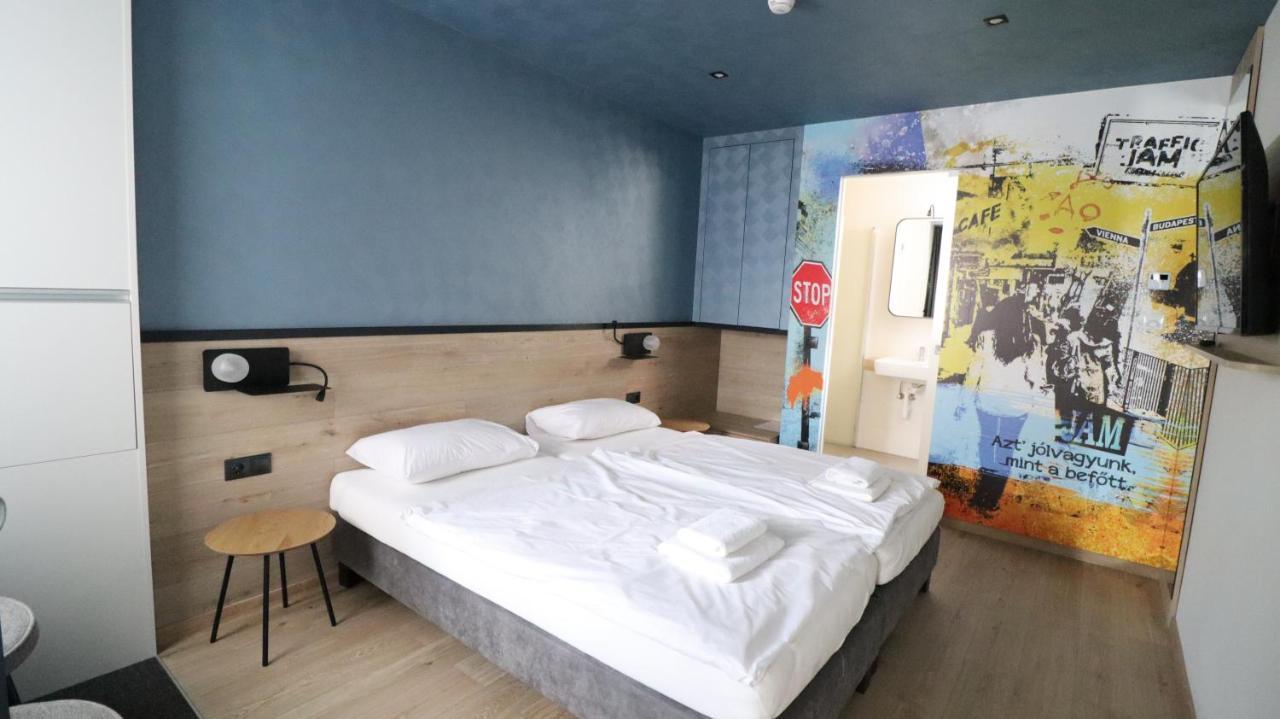 Jam Panzio Hotel Kapuvar Luaran gambar