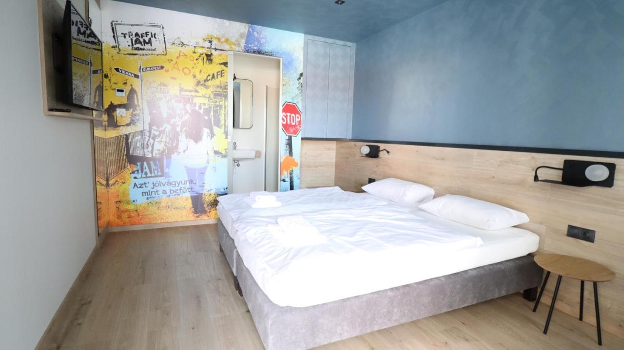 Jam Panzio Hotel Kapuvar Luaran gambar