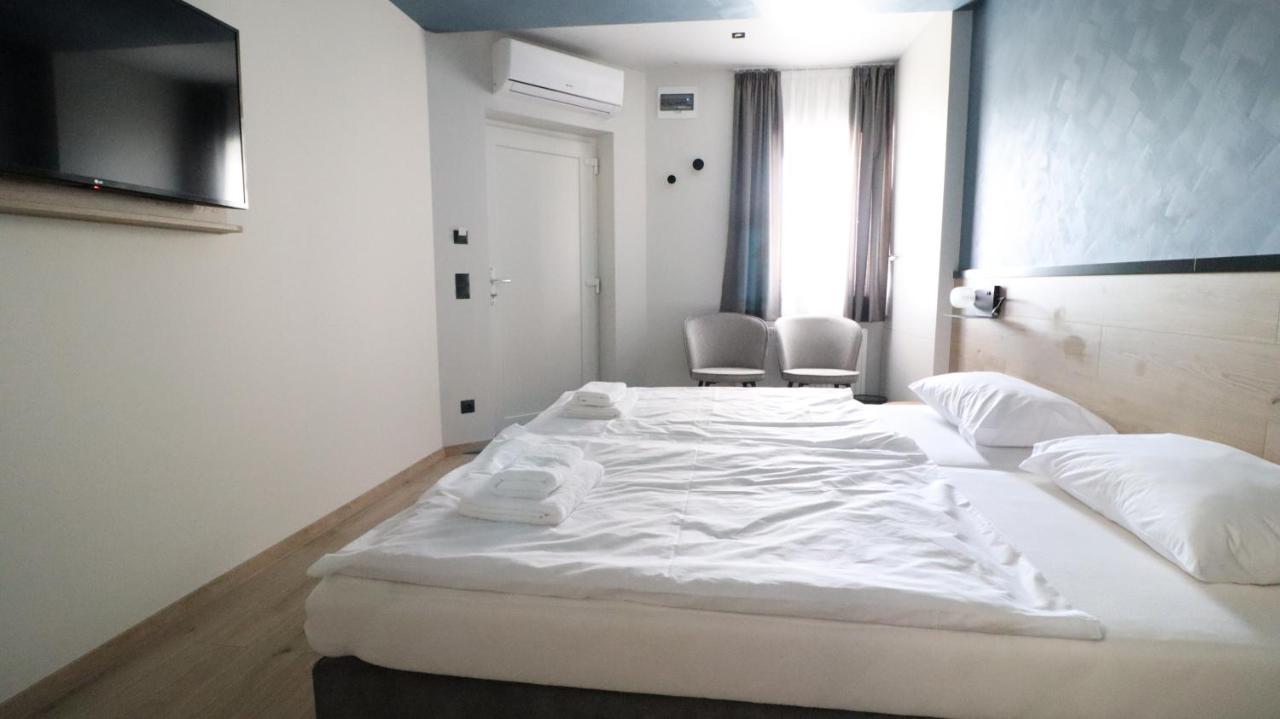 Jam Panzio Hotel Kapuvar Luaran gambar
