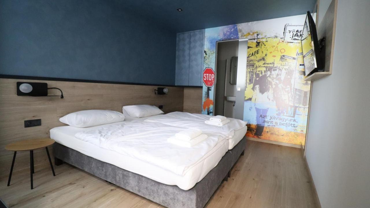 Jam Panzio Hotel Kapuvar Luaran gambar