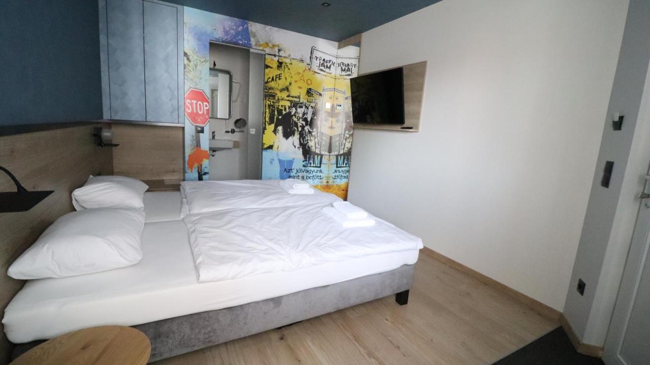 Jam Panzio Hotel Kapuvar Luaran gambar