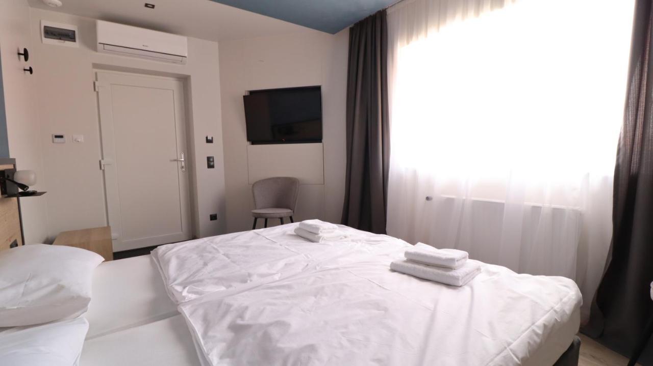 Jam Panzio Hotel Kapuvar Luaran gambar
