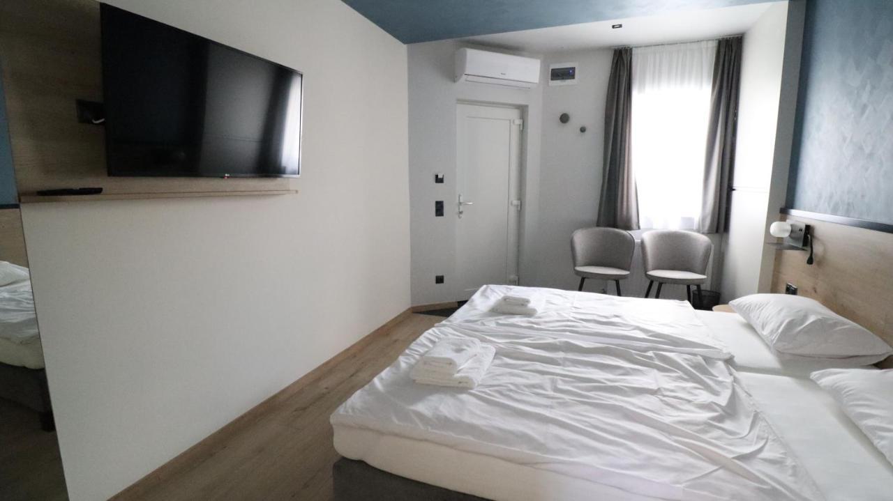 Jam Panzio Hotel Kapuvar Luaran gambar