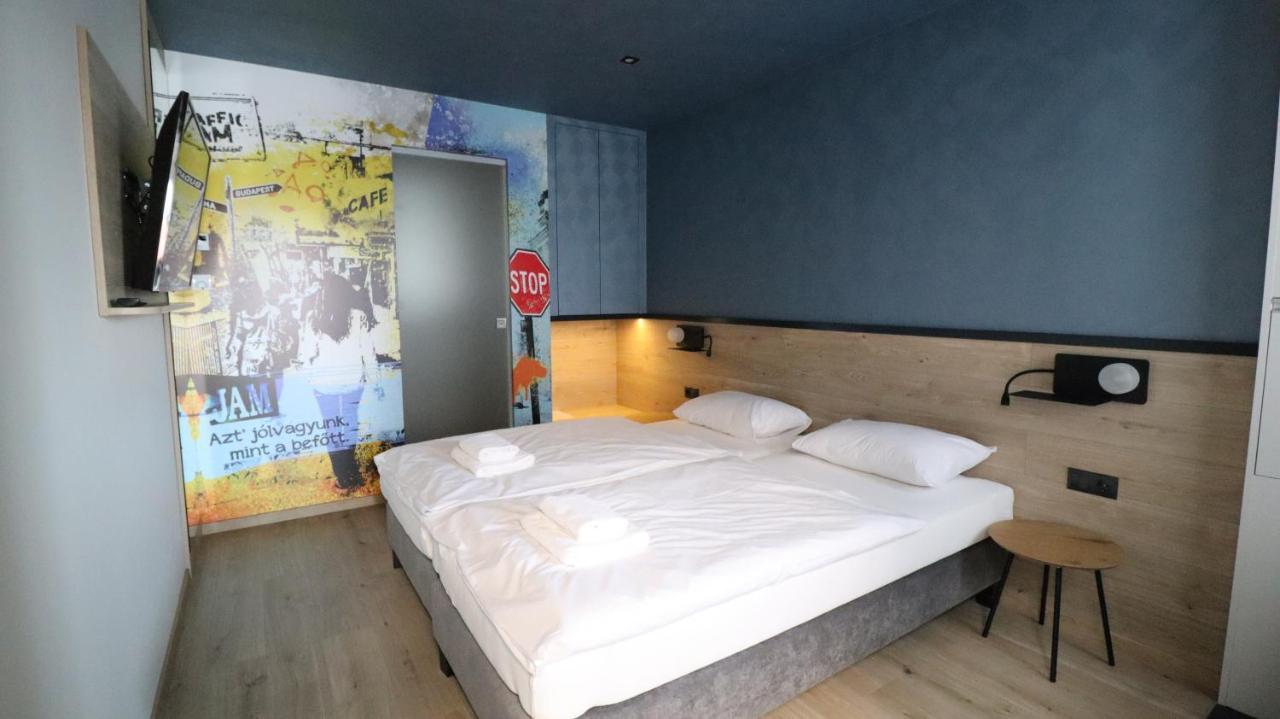 Jam Panzio Hotel Kapuvar Luaran gambar