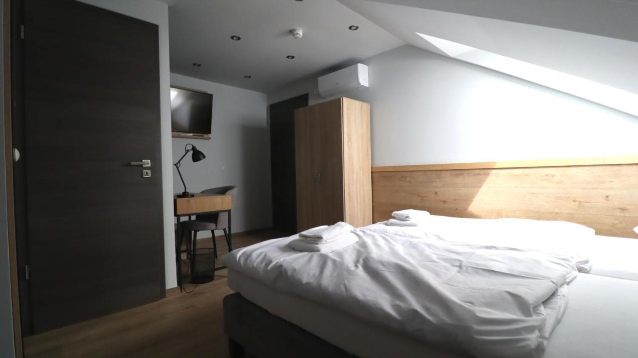 Jam Panzio Hotel Kapuvar Luaran gambar